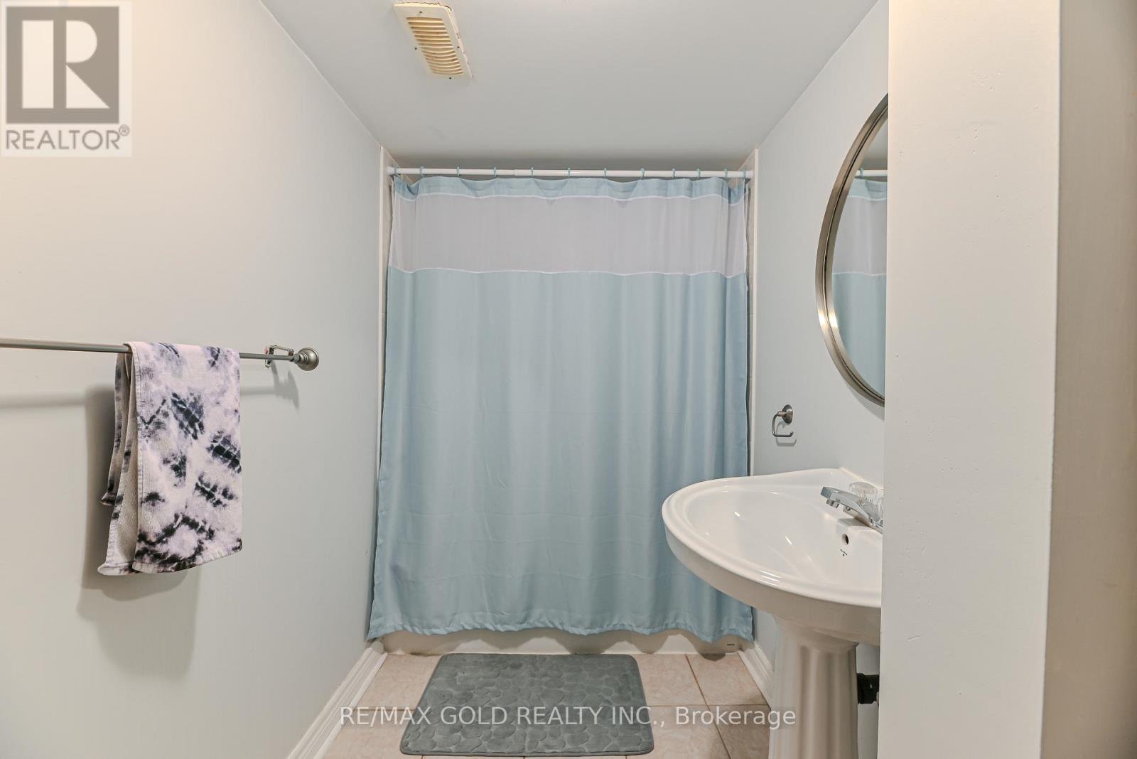 63 Hiberton Crescent, Brampton, Ontario  L7A 3C9 - Photo 43 - W12333476