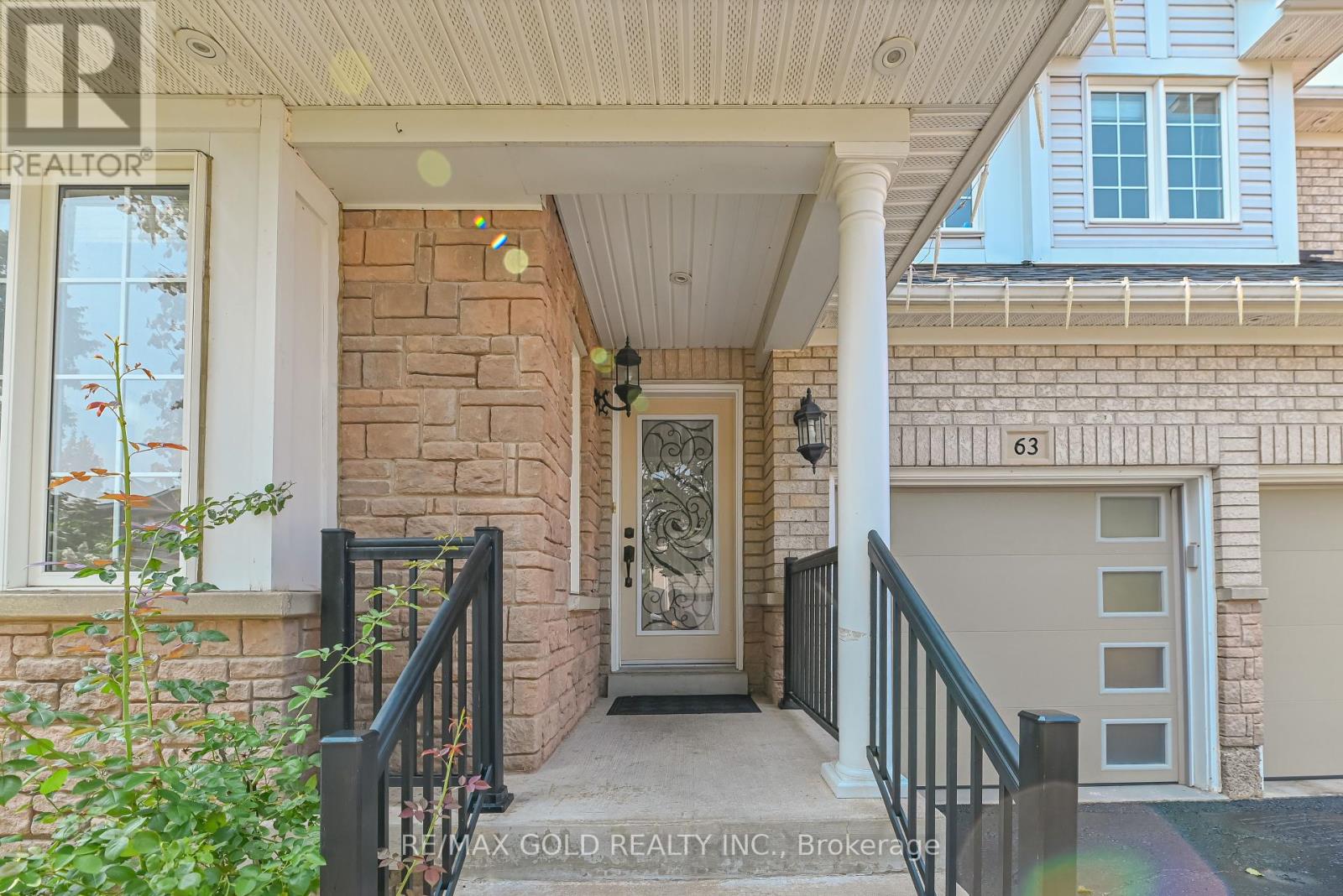 63 Hiberton Crescent, Brampton, Ontario  L7A 3C9 - Photo 5 - W12333476