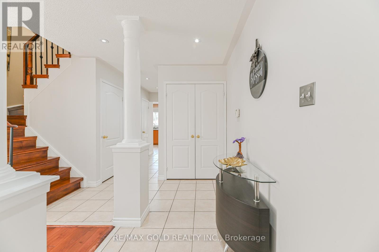 63 Hiberton Crescent, Brampton, Ontario  L7A 3C9 - Photo 7 - W12333476
