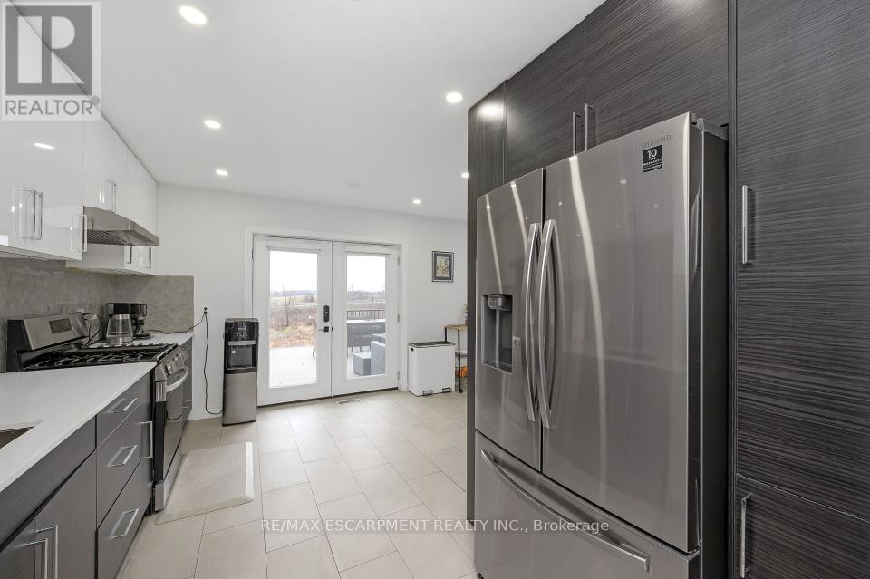 491 Highway 5, Hamilton, Ontario  L9H 5E2 - Photo 16 - X12333391
