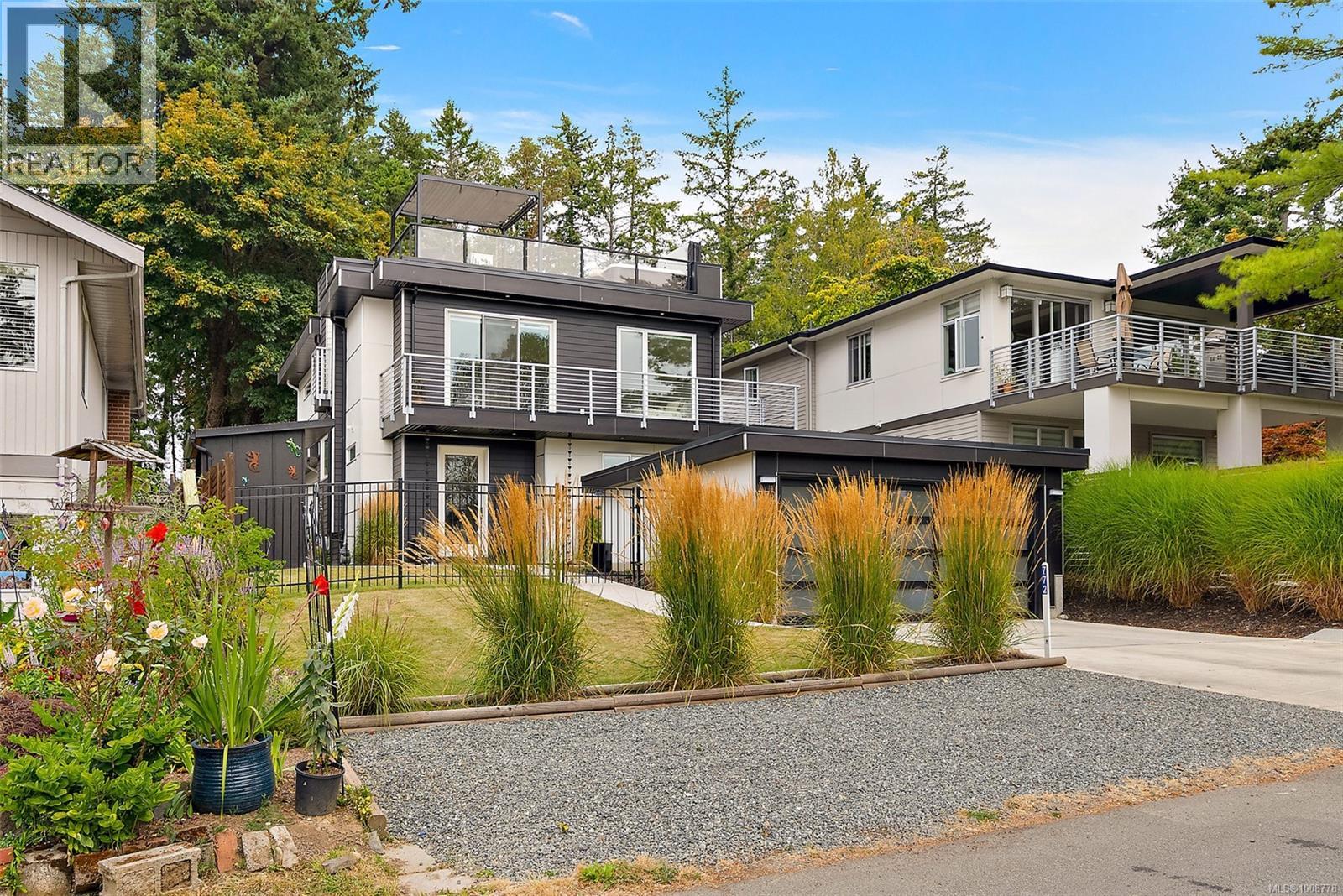 Property at 772 Harding Lane image 3