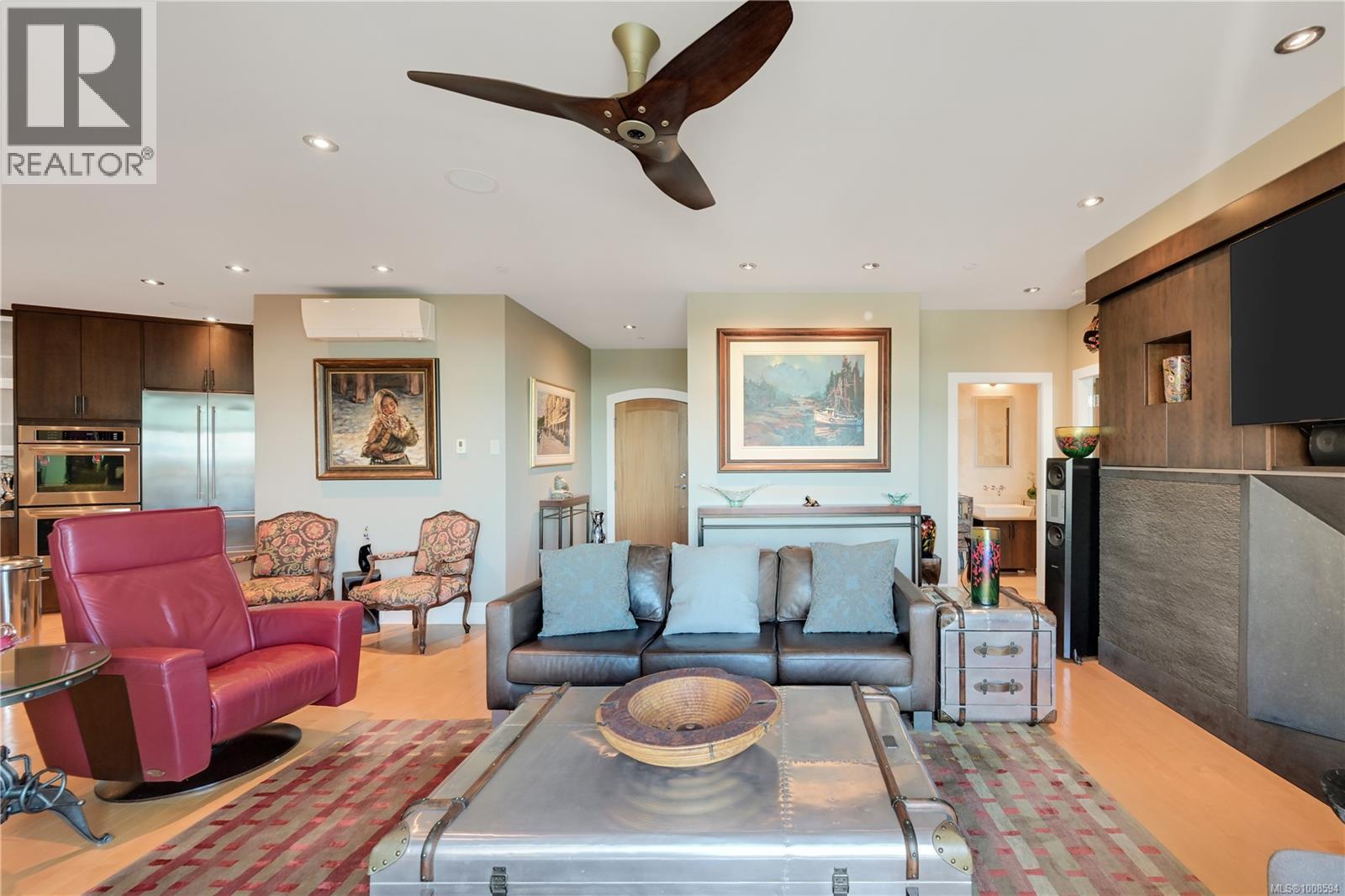 Property at 802 847 Dunsmuir Rd image 1