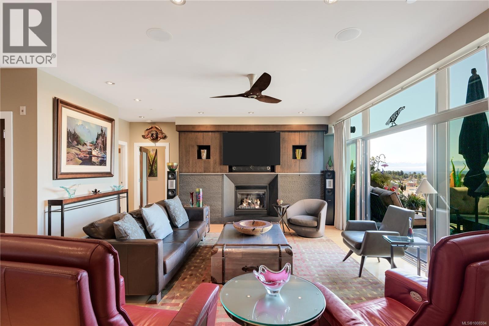 Property at 802 847 Dunsmuir Rd image 3