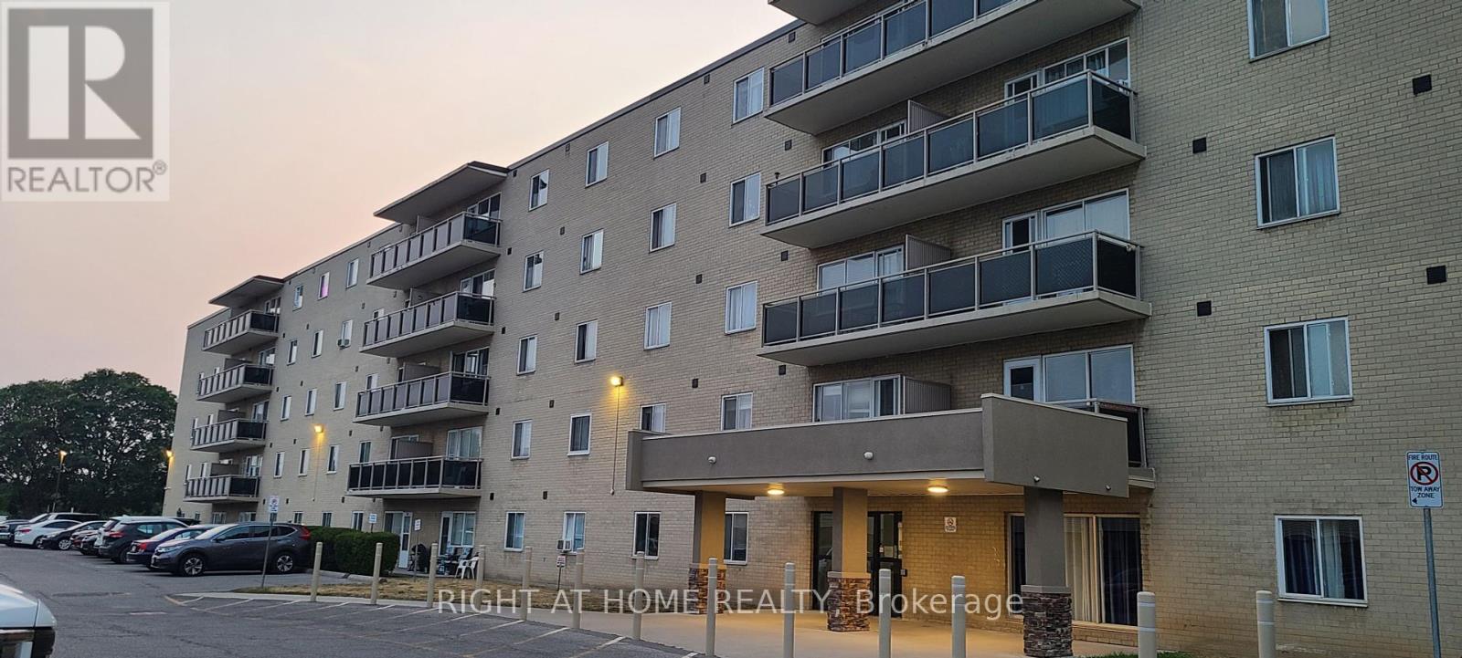 Property at 414 - 936 GLEN STREET image 3