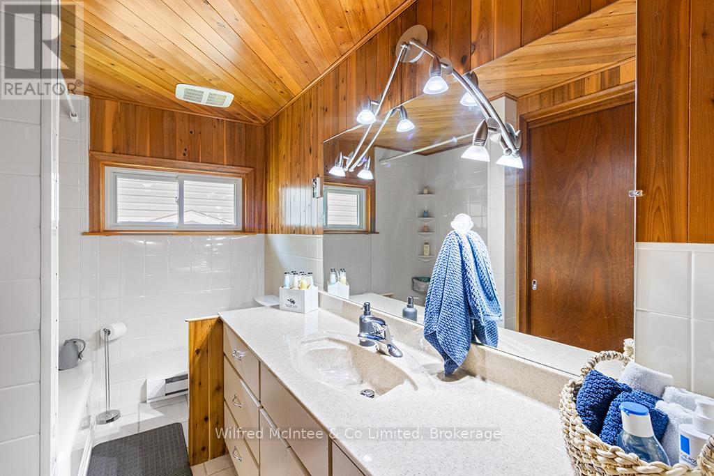 20 Ottawa Avenue, Saugeen Shores, Ontario  N0H 2L0 - Photo 43 - X12333643