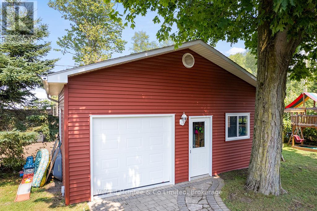 20 Ottawa Avenue, Saugeen Shores, Ontario  N0H 2L0 - Photo 8 - X12333643