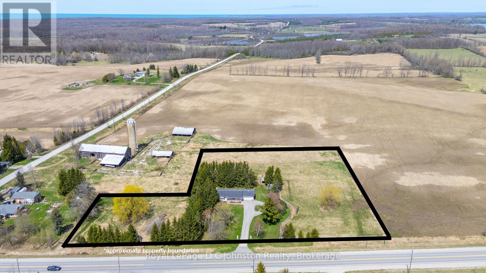 7199 Highway 21 Highway, South Bruce Peninsula, Ontario  N0H 1A0 - Photo 2 - X12333698