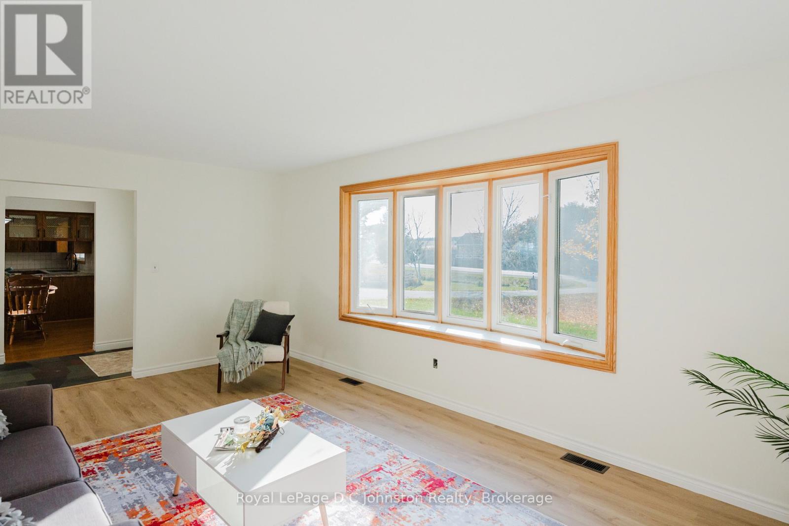 7199 Highway 21 Highway, South Bruce Peninsula, Ontario  N0H 1A0 - Photo 7 - X12333698