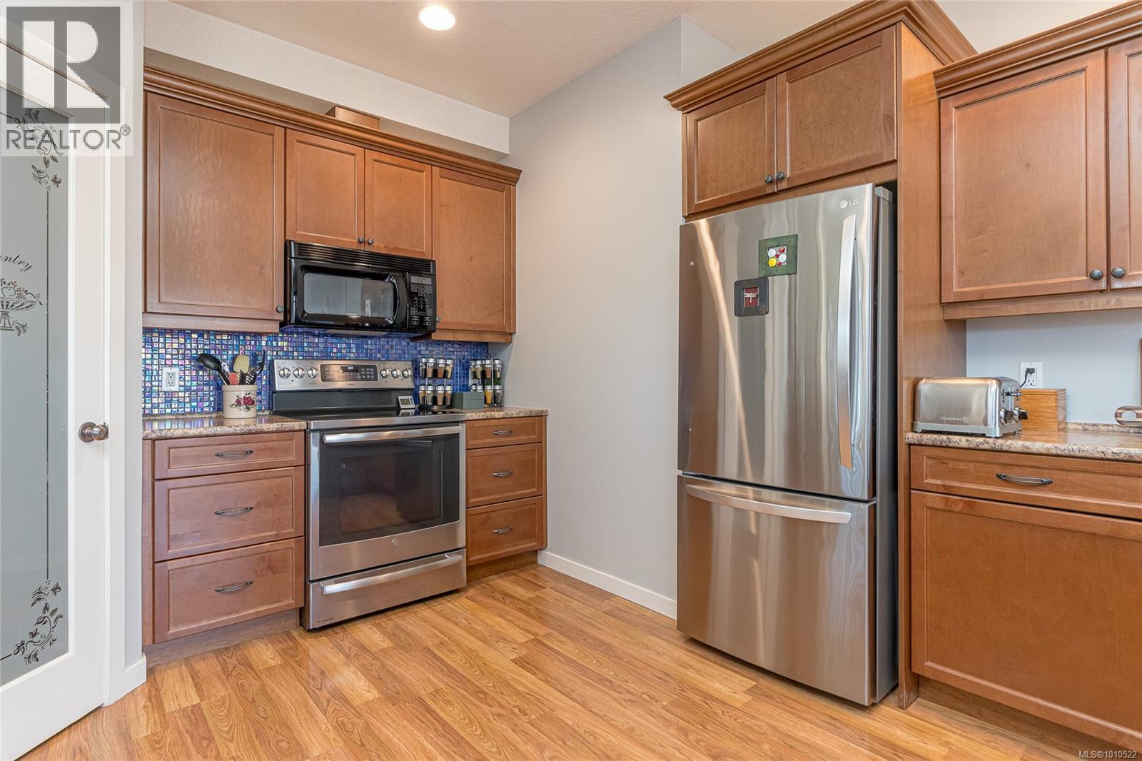 Property at 1757 Country Hills Dr image 4