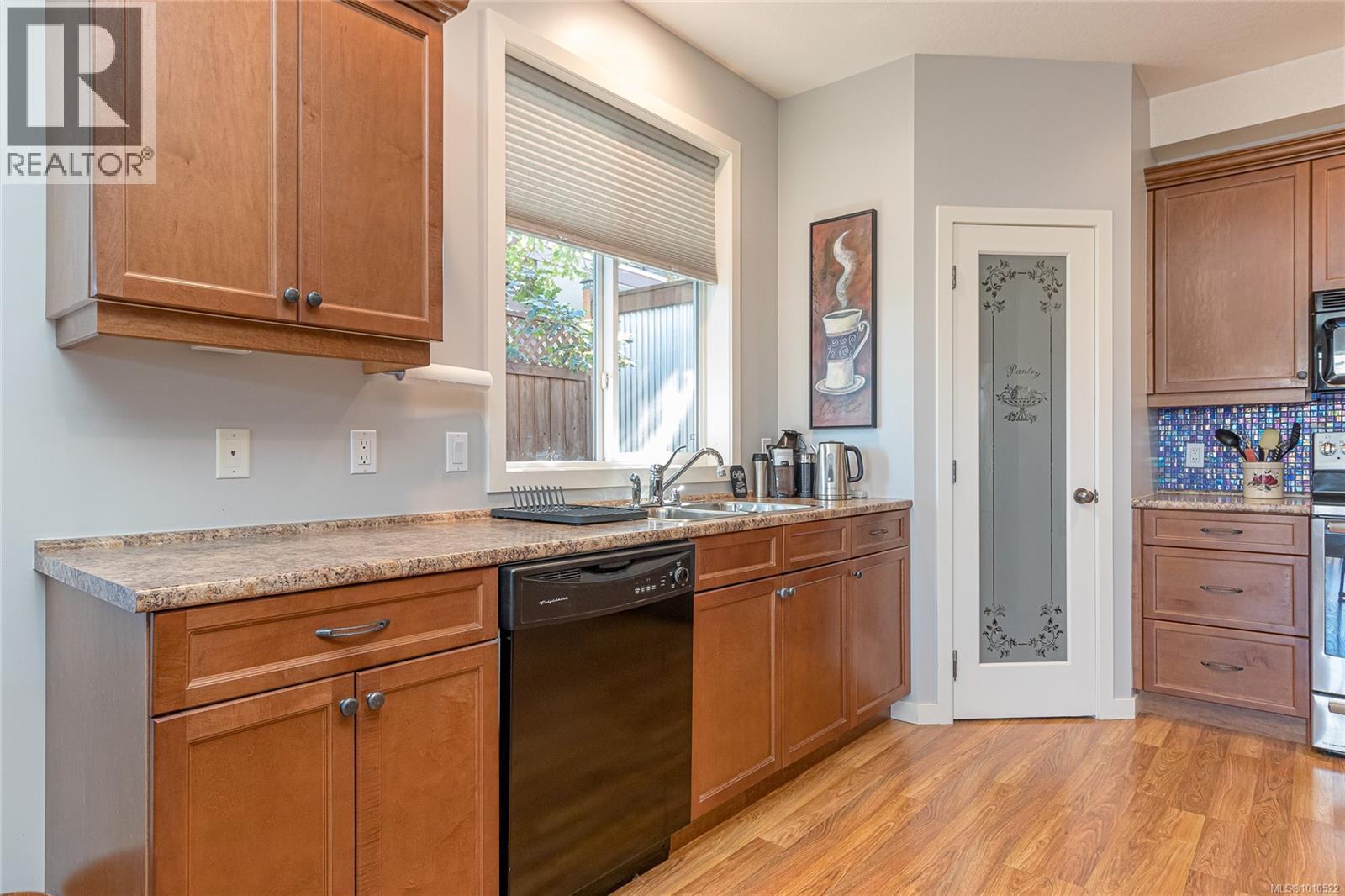 Property at 1757 Country Hills Dr image 5