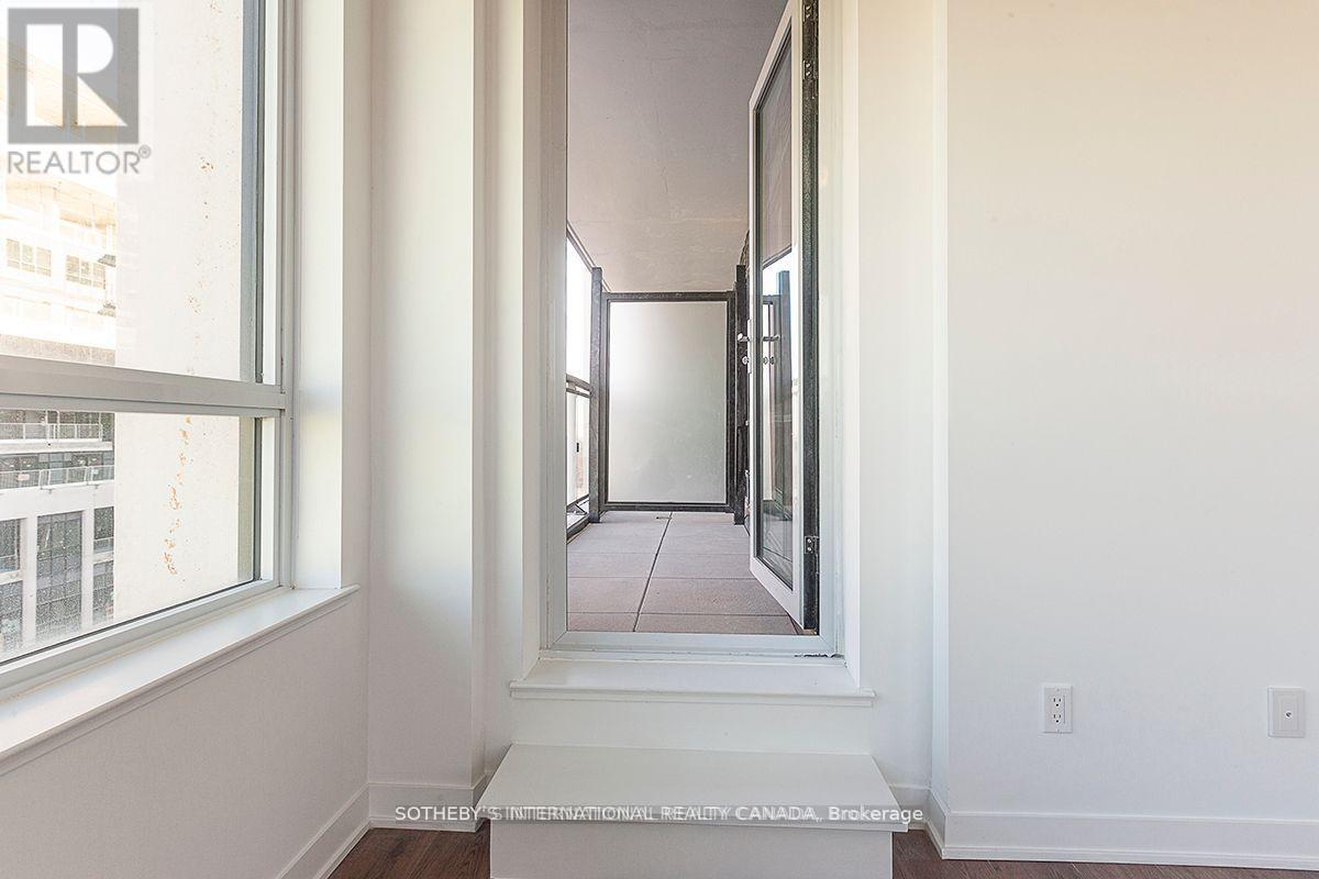 413 - 405 Dundas Street W, Oakville, Ontario  L6M 5P9 - Photo 12 - W12325515