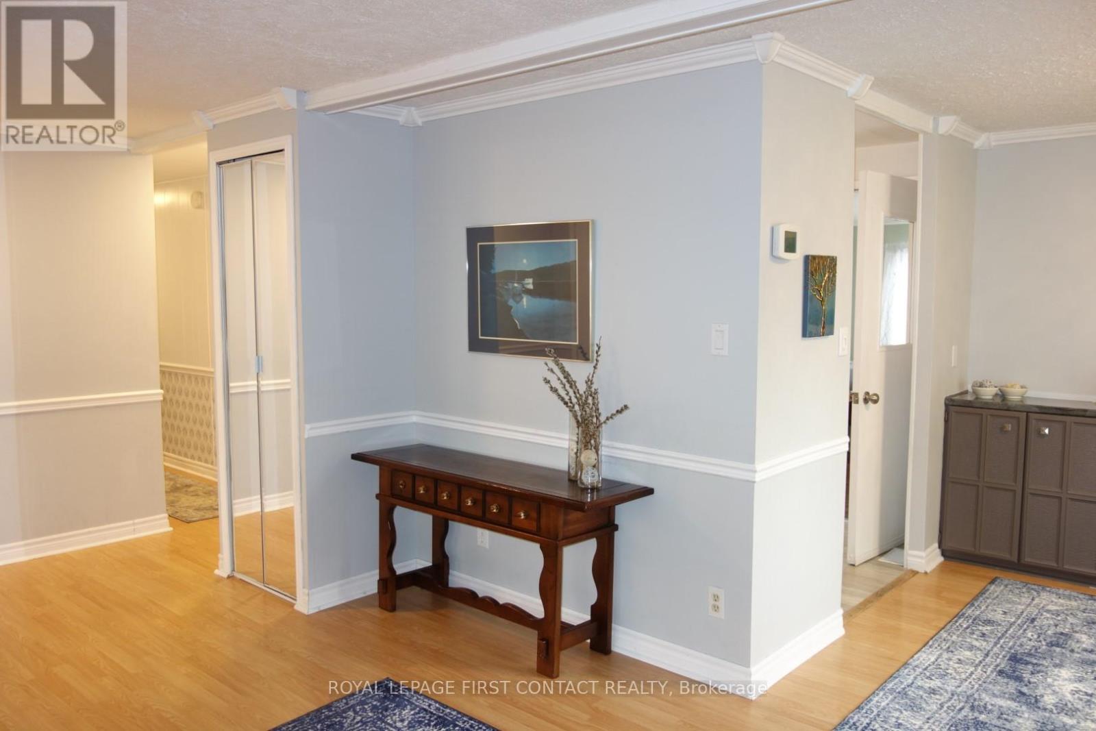 23 Mimosa Crescent, Innisfil, Ontario  L9S 1P9 - Photo 8 - N12333515