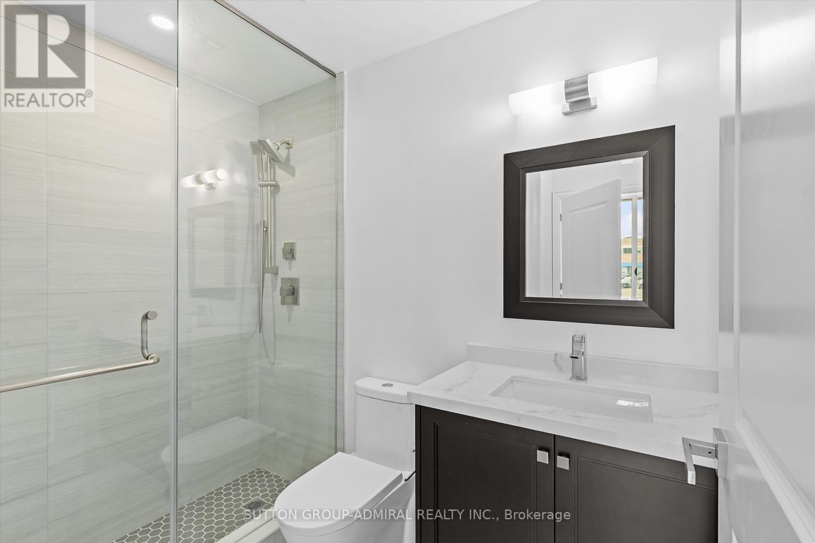 202 - 20 Gatineau Drive, Vaughan, Ontario  L4J 0L3 - Photo 11 - N12333517