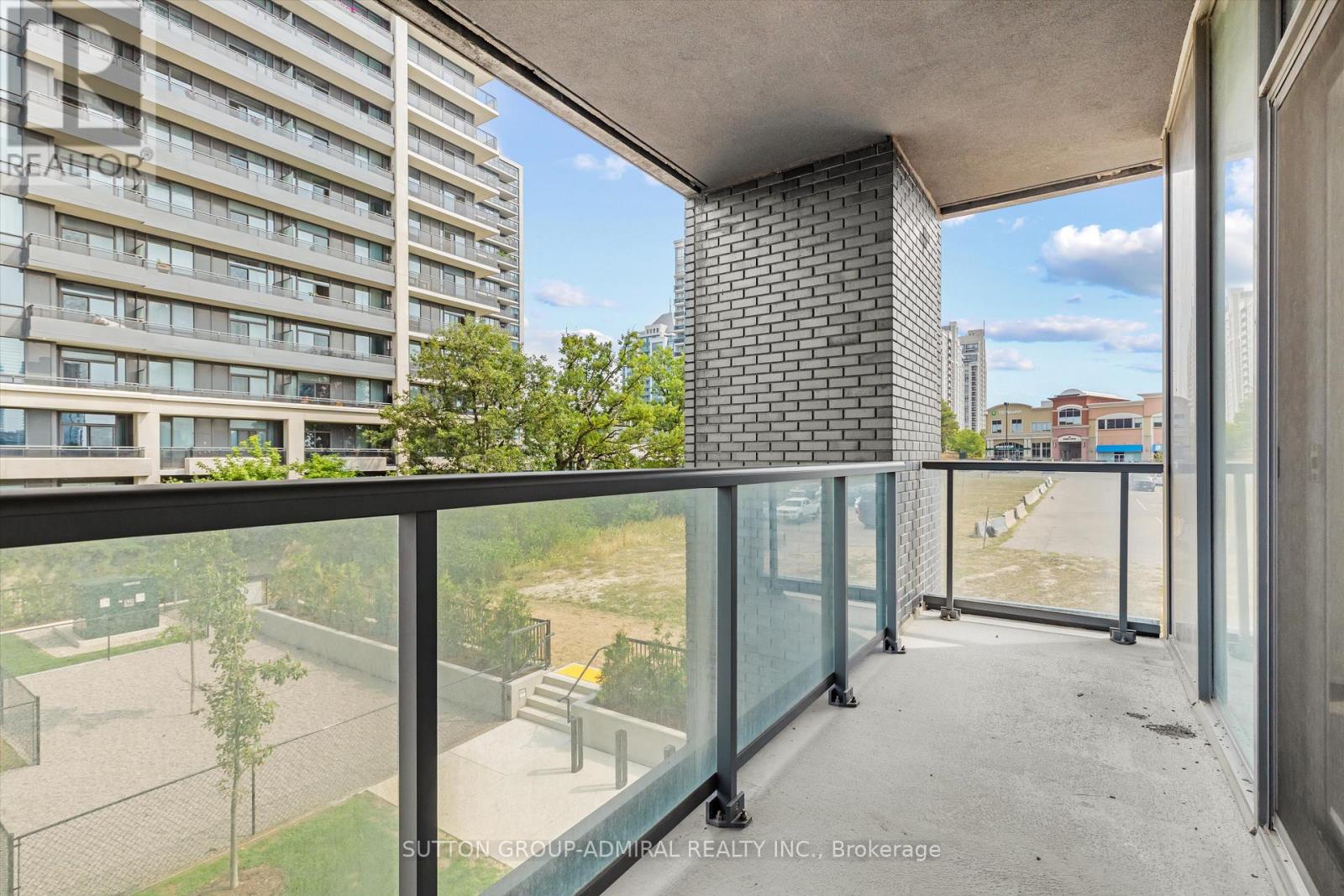 202 - 20 Gatineau Drive, Vaughan, Ontario  L4J 0L3 - Photo 13 - N12333517