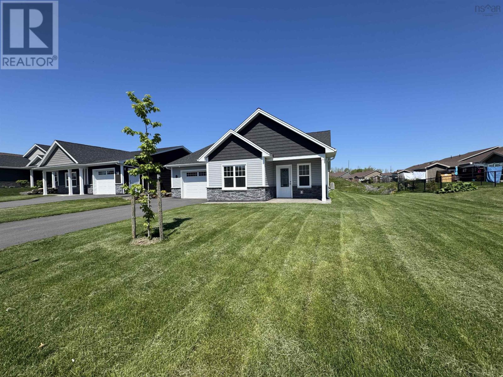 8 Elizabeth Avenue, Garlands Crossing, Nova Scotia  B0N 2T0 - Photo 1 - 202506756