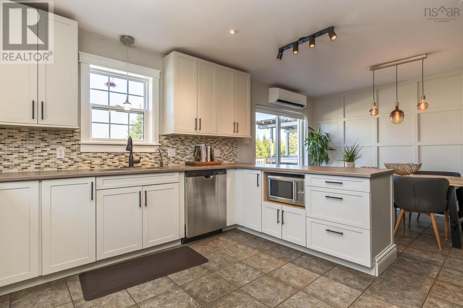 289 Leslie Road, East Lawrencetown, Nova Scotia  B2Z 1T4 - Photo 9 - 202509675