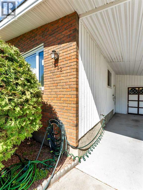 Property at 1222 25 Street SE image 4