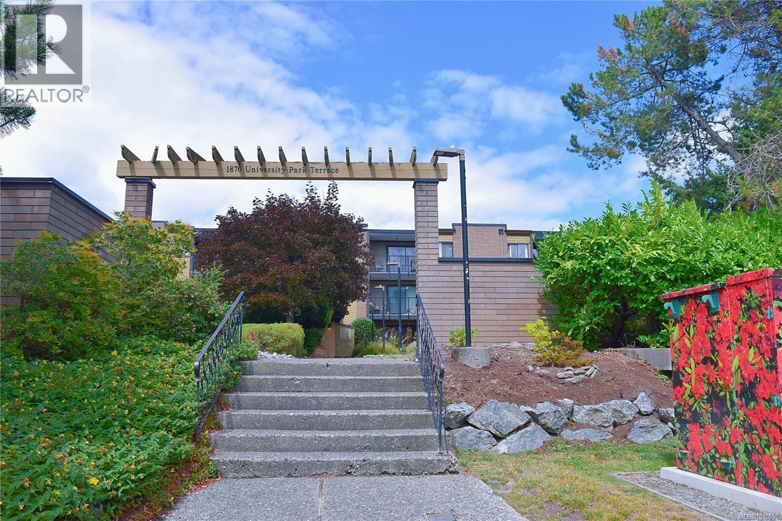 101 1870 McKenzie Ave, Saanich, British Columbia