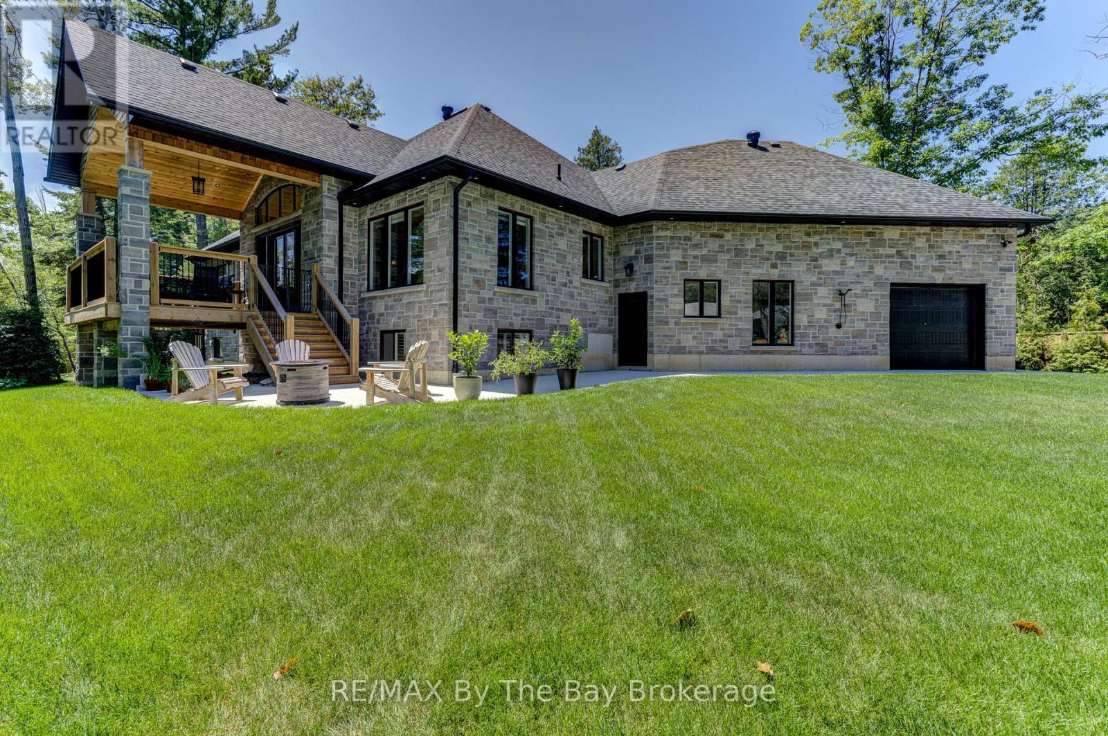833 Eastdale Drive, Wasaga Beach, Ontario  L9Z 2R5 - Photo 40 - S12255318