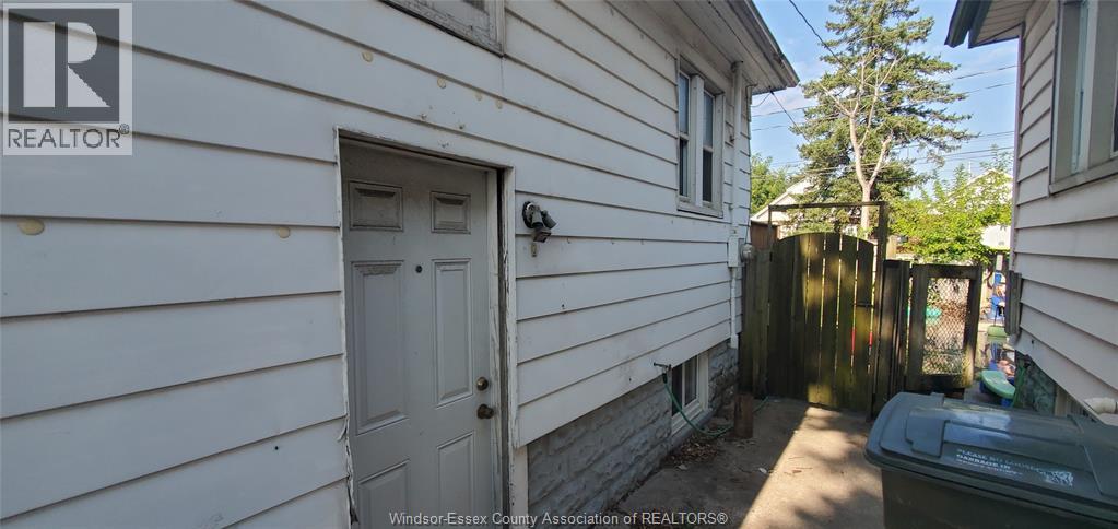 Property at 1514 HOWARD AVENUE image 2