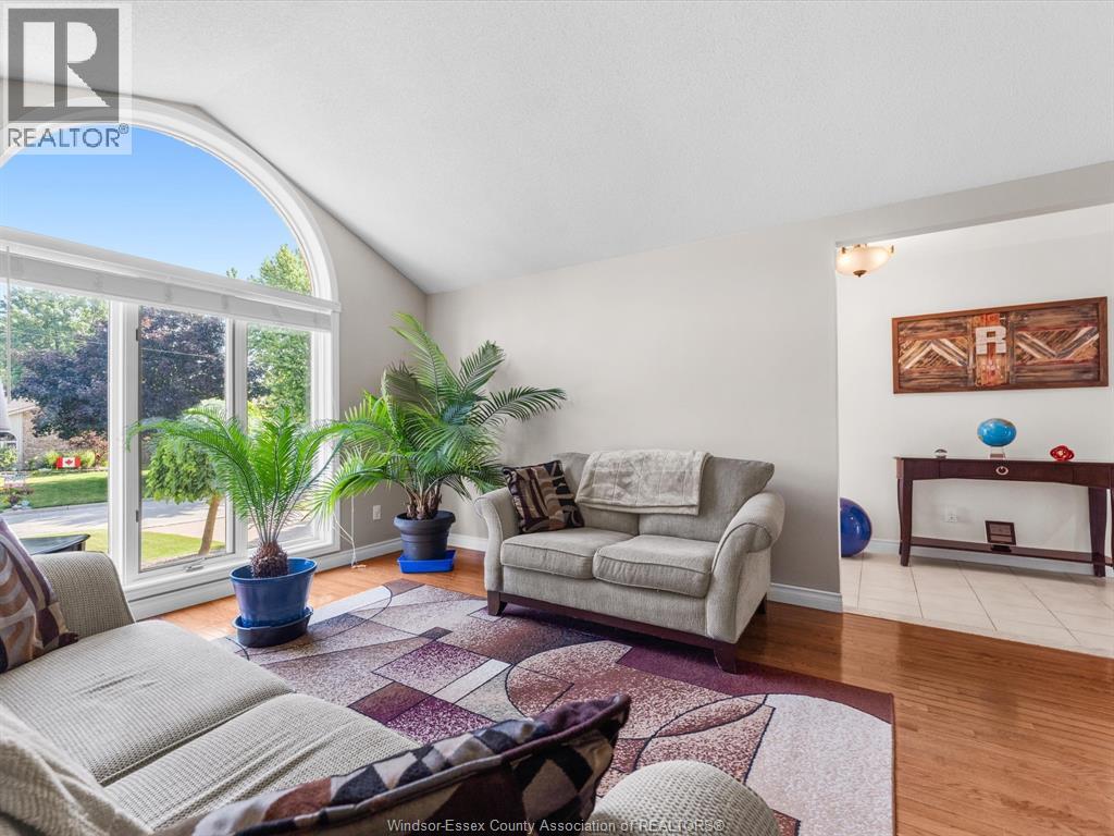 Property at 480 Delaware AVENUE image 4