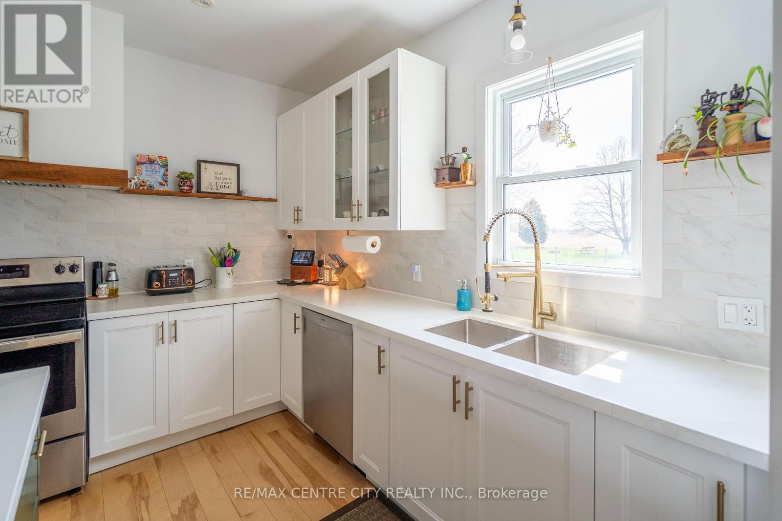 3501 Concession Drive, Southwest Middlesex, Ontario  N0L 1M0 - Photo 15 - X12333744