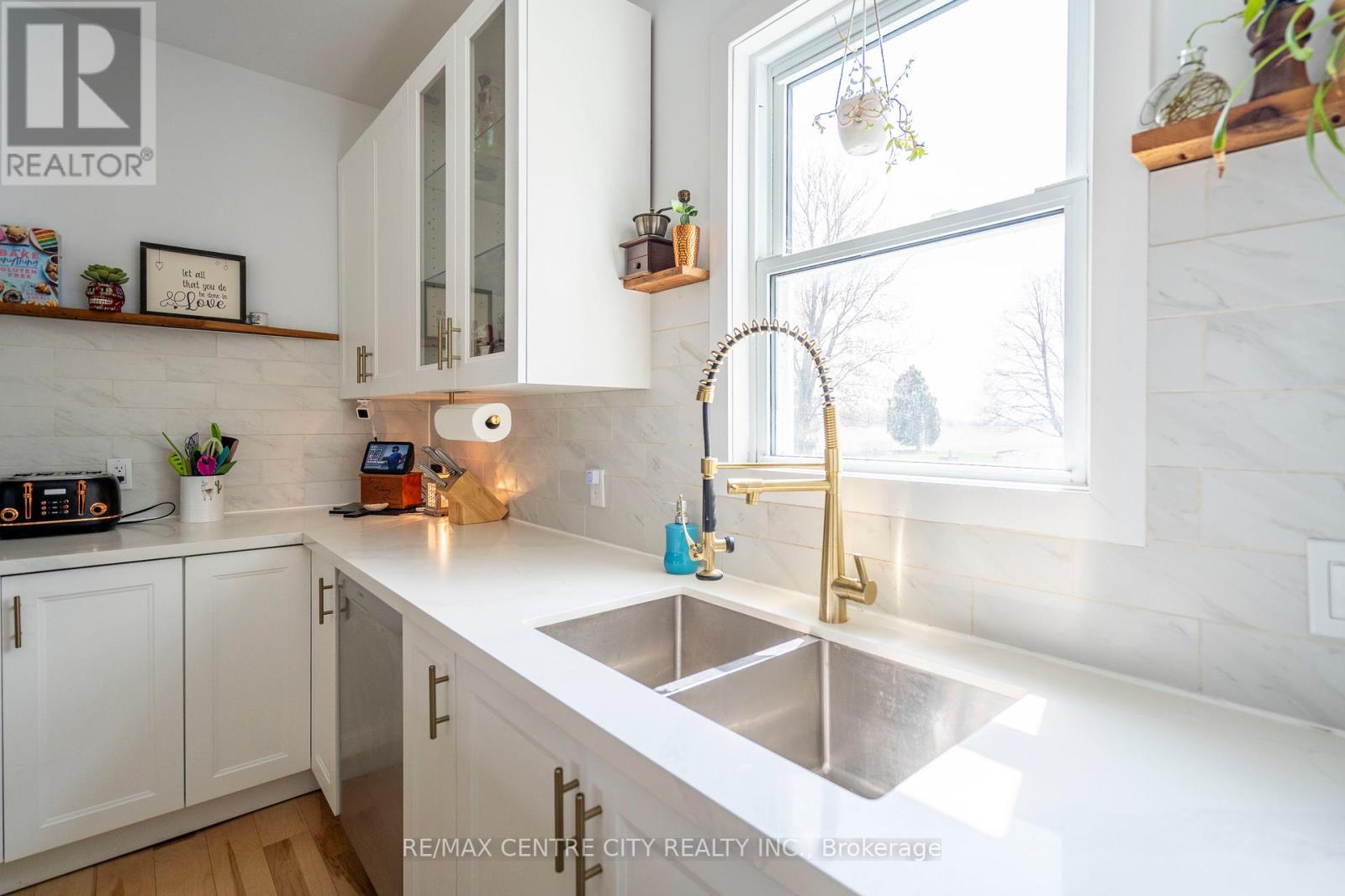 3501 Concession Drive, Southwest Middlesex, Ontario  N0L 1M0 - Photo 16 - X12333744