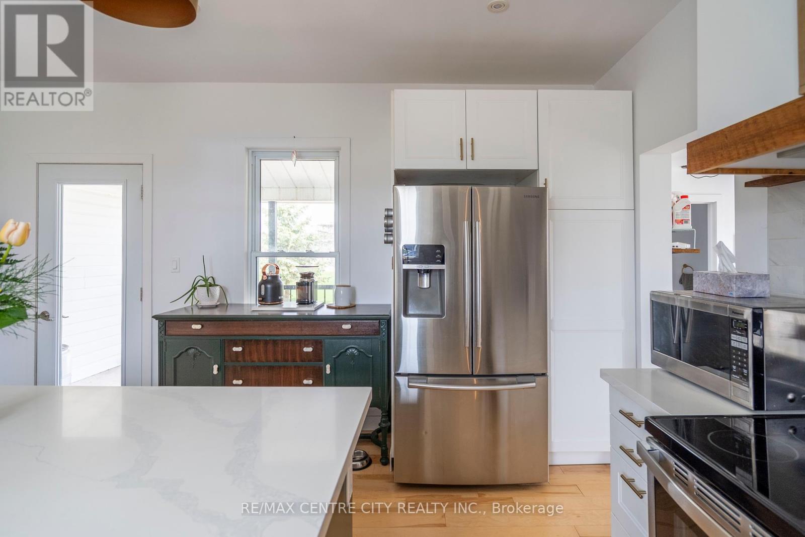 3501 Concession Drive, Southwest Middlesex, Ontario  N0L 1M0 - Photo 18 - X12333744