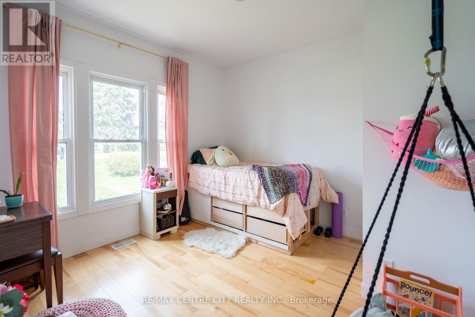 3501 Concession Drive, Southwest Middlesex, Ontario  N0L 1M0 - Photo 25 - X12333744