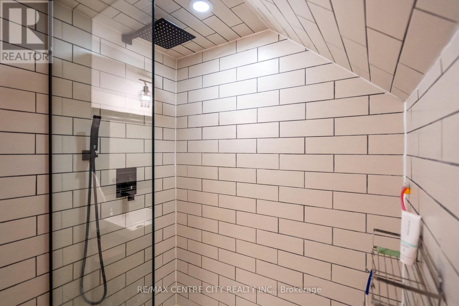 3501 Concession Drive, Southwest Middlesex, Ontario  N0L 1M0 - Photo 46 - X12333744