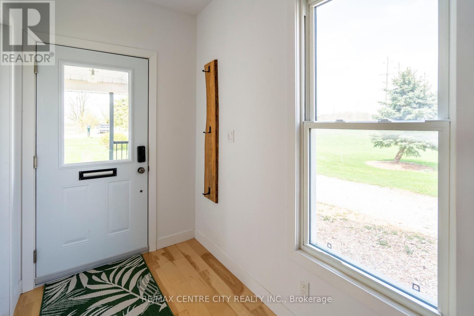 3501 Concession Drive, Southwest Middlesex, Ontario  N0L 1M0 - Photo 7 - X12333744