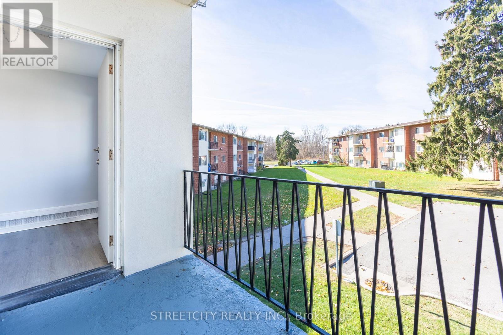 210 - 1172 Hamilton Road E, London East, Ontario  N5W 1A9 - Photo 12 - X12333763