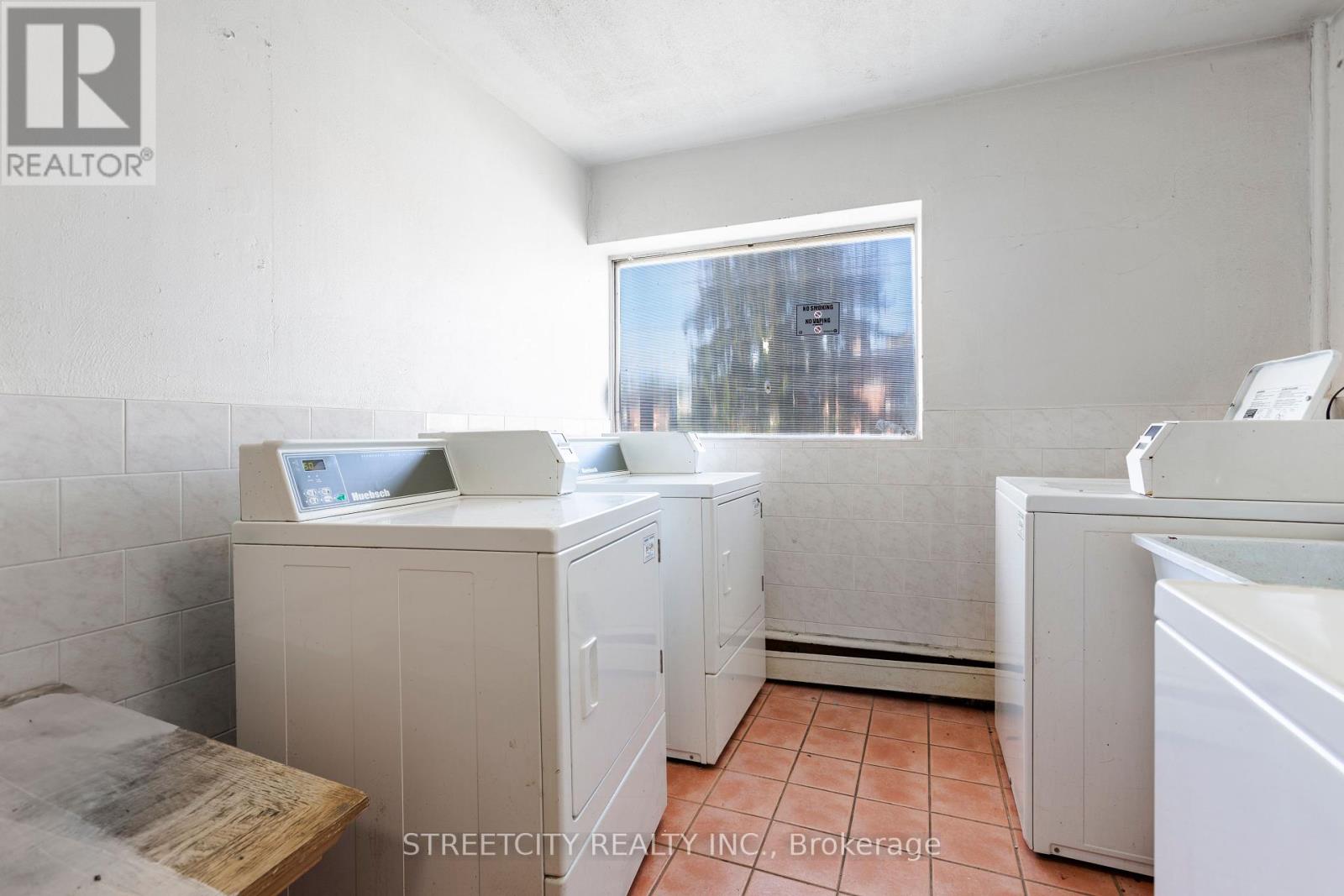 210 - 1172 Hamilton Road E, London East, Ontario  N5W 1A9 - Photo 13 - X12333763