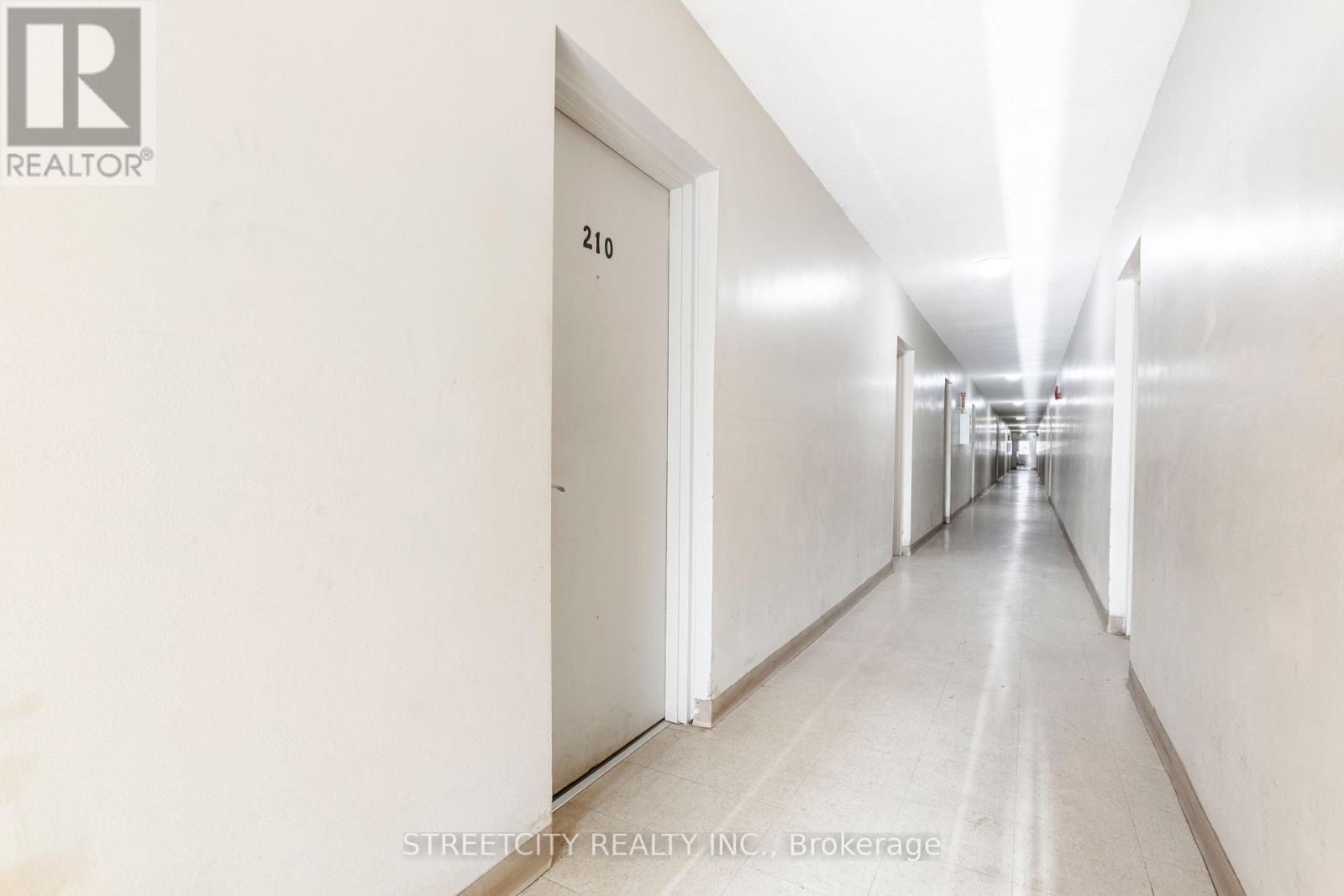 210 - 1172 Hamilton Road E, London East, Ontario  N5W 1A9 - Photo 15 - X12333763