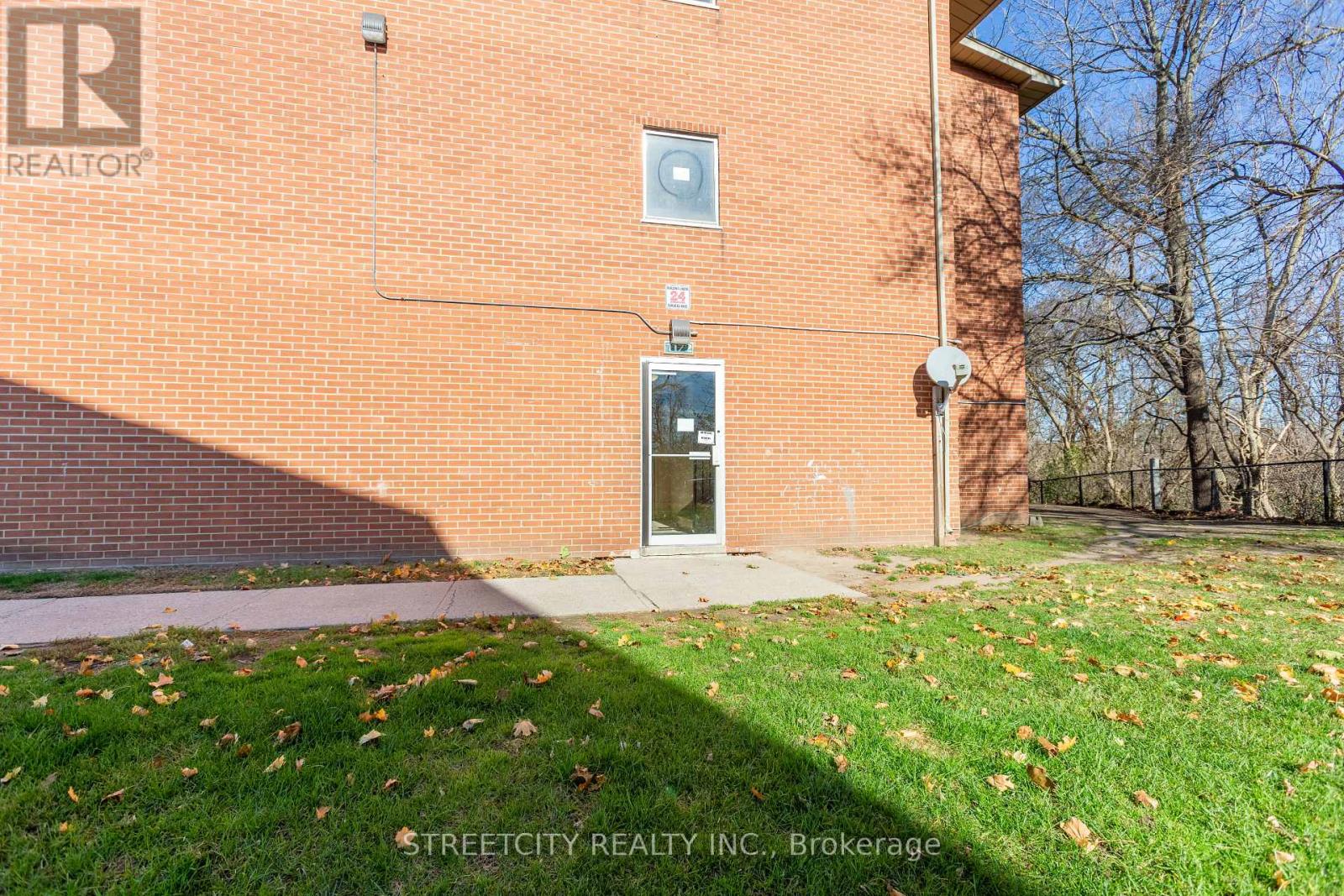 210 - 1172 Hamilton Road E, London East, Ontario  N5W 1A9 - Photo 16 - X12333763