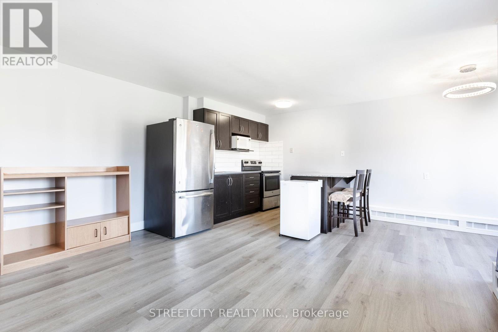 210 - 1172 Hamilton Road E, London East, Ontario  N5W 1A9 - Photo 2 - X12333763