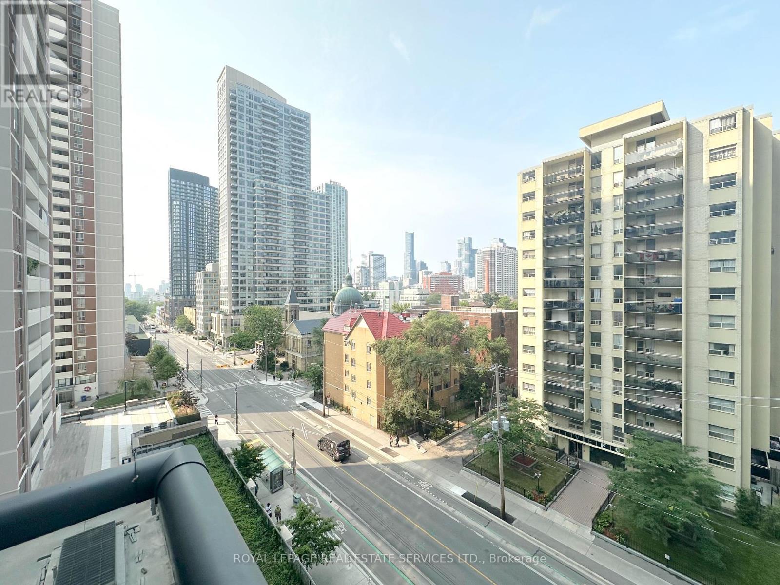 702 - 561 Sherbourne Street, Toronto, Ontario  M4X 0A1 - Photo 14 - C12333679