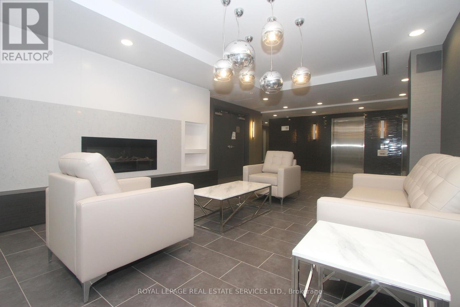 702 - 561 Sherbourne Street, Toronto, Ontario  M4X 0A1 - Photo 18 - C12333679