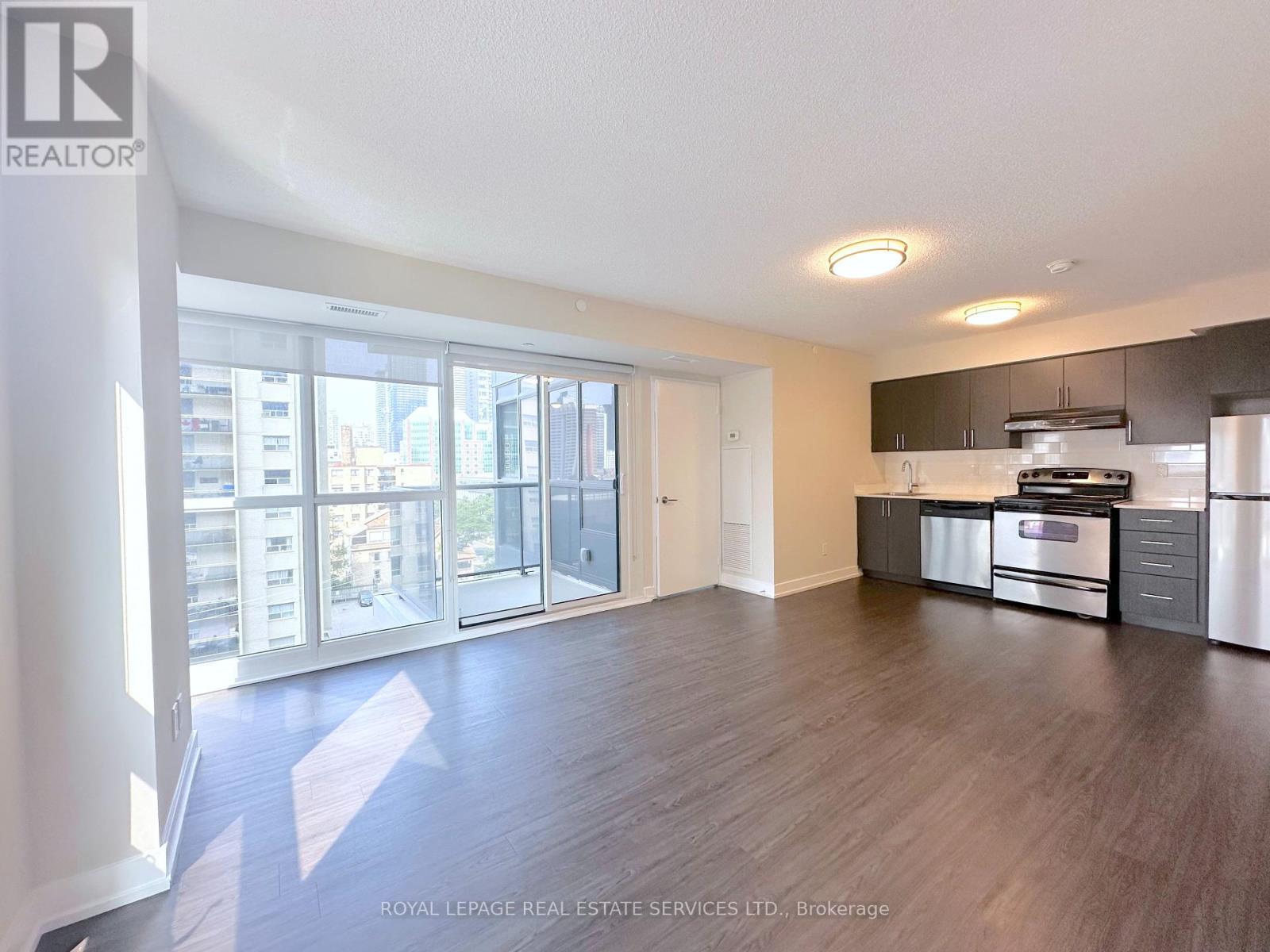 702 - 561 Sherbourne Street, Toronto, Ontario  M4X 0A1 - Photo 2 - C12333679