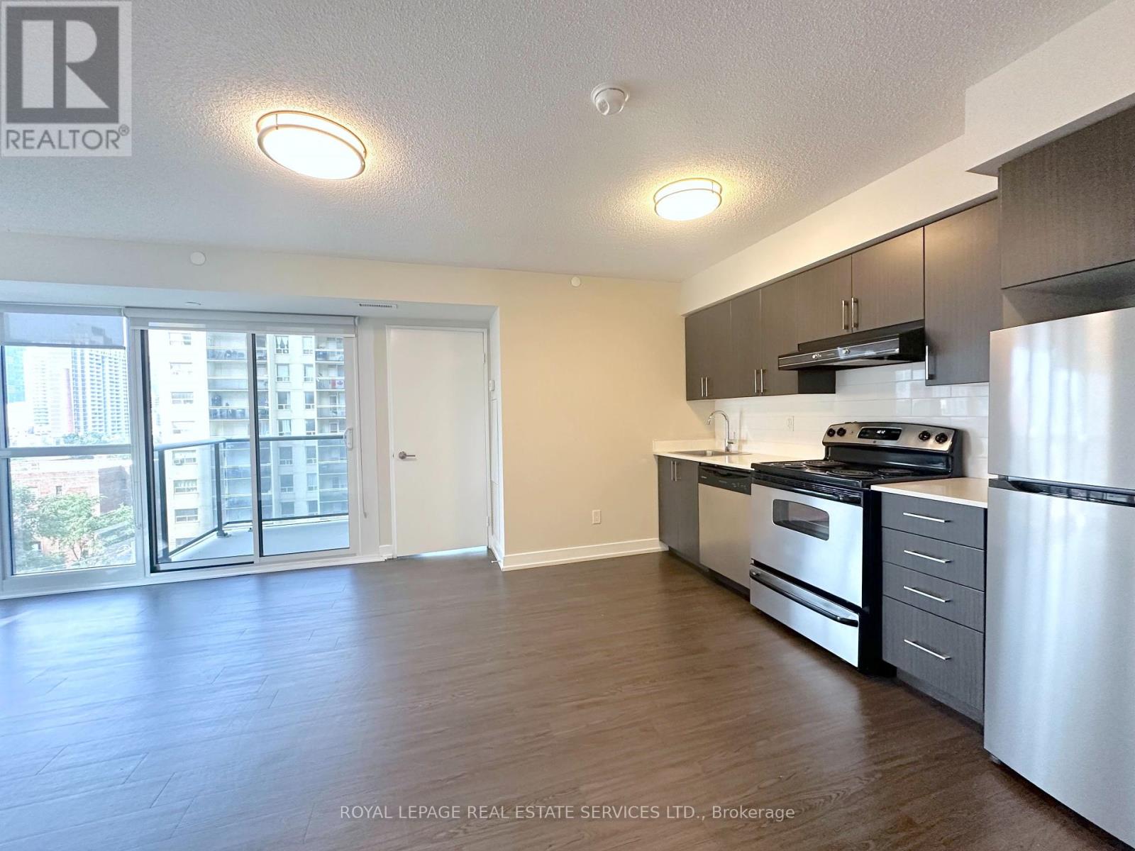 702 - 561 Sherbourne Street, Toronto, Ontario  M4X 0A1 - Photo 3 - C12333679