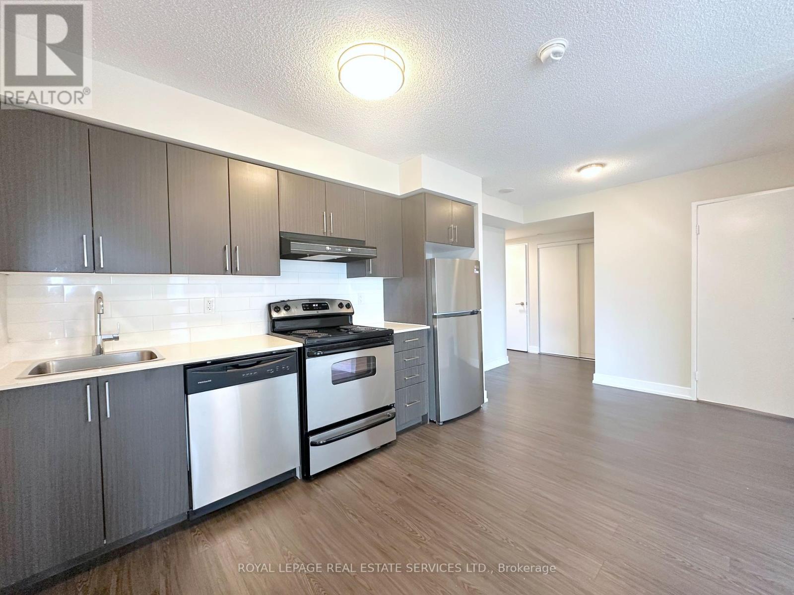 702 - 561 Sherbourne Street, Toronto, Ontario  M4X 0A1 - Photo 4 - C12333679