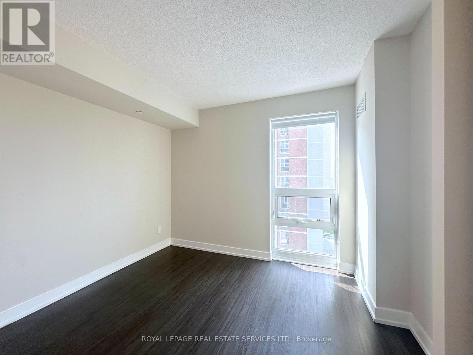 702 - 561 Sherbourne Street, Toronto, Ontario  M4X 0A1 - Photo 7 - C12333679