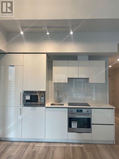 507 - 238 Simcoe Street, Toronto, Ontario  M5T 3B9 - Photo 1 - C12333692