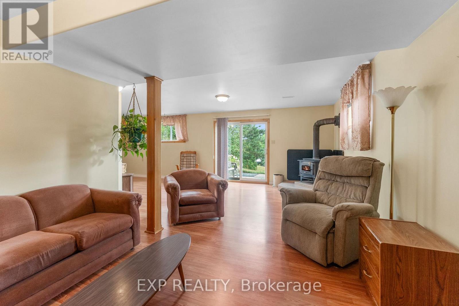 328 Horseshoe Lane, Madawaska Valley, Ontario  K0J 1B0 - Photo 22 - X12333805