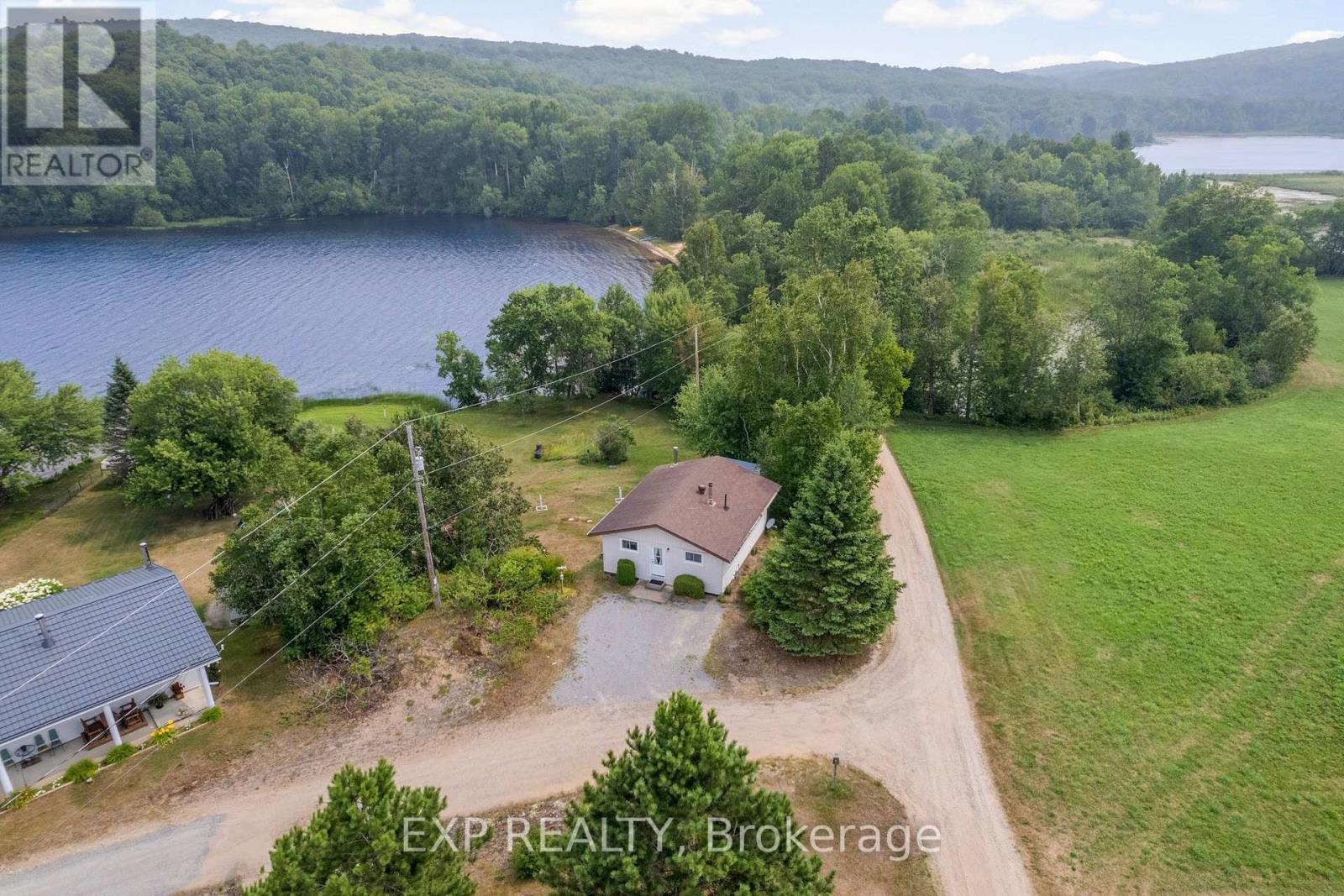 328 Horseshoe Lane, Madawaska Valley, Ontario  K0J 1B0 - Photo 4 - X12333805