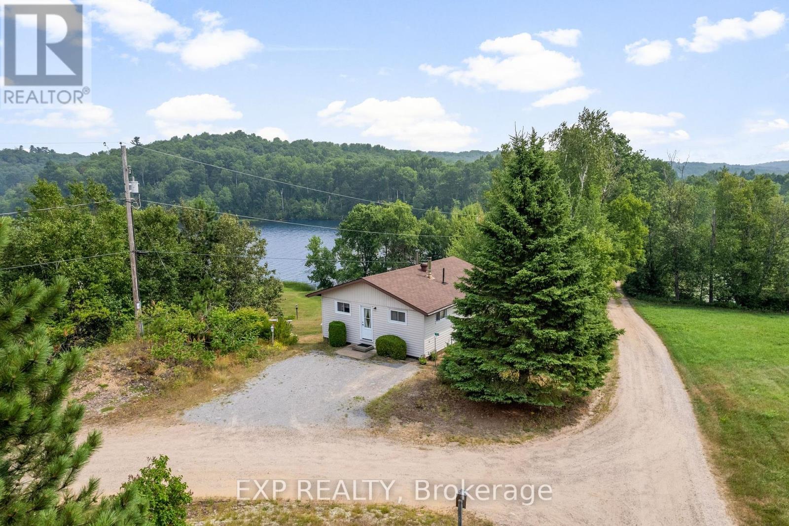 328 Horseshoe Lane, Madawaska Valley, Ontario  K0J 1B0 - Photo 5 - X12333805