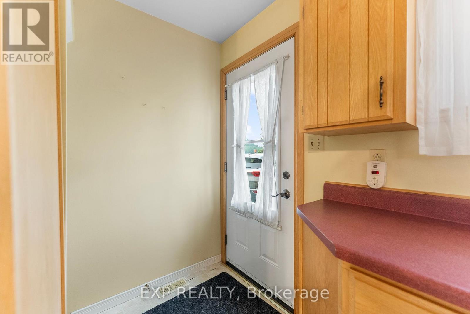 328 Horseshoe Lane, Madawaska Valley, Ontario  K0J 1B0 - Photo 6 - X12333805