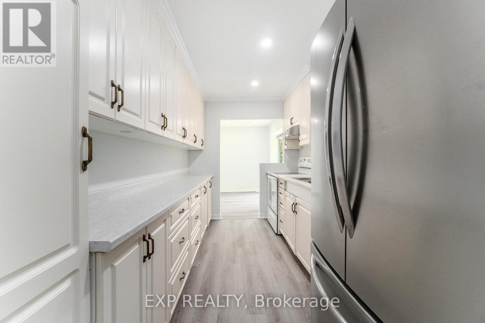3854 Prince Of Wales Drive, Ottawa, Ontario  K2C 3H2 - Photo 13 - X12333754