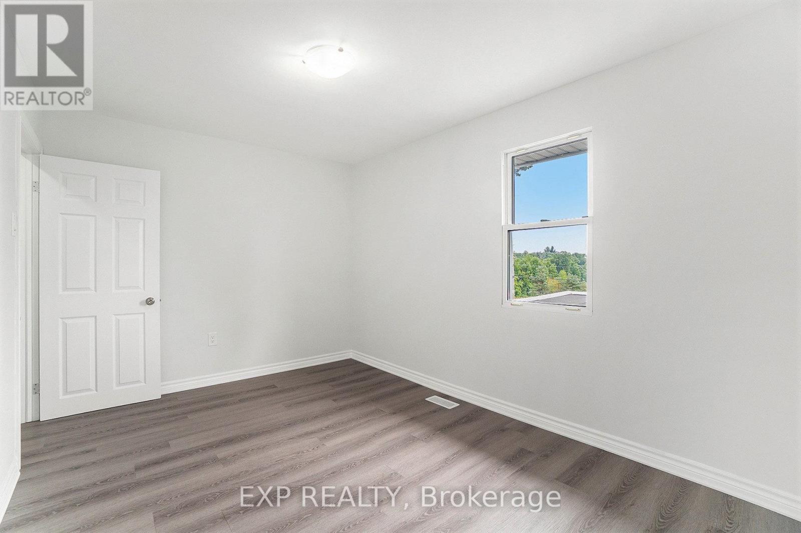 3854 Prince Of Wales Drive, Ottawa, Ontario  K2C 3H2 - Photo 19 - X12333754