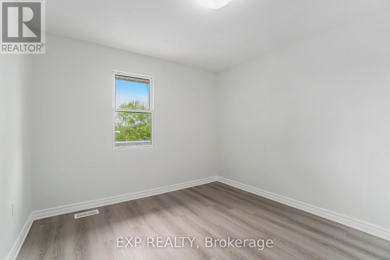 3854 Prince Of Wales Drive, Ottawa, Ontario  K2C 3H2 - Photo 25 - X12333754